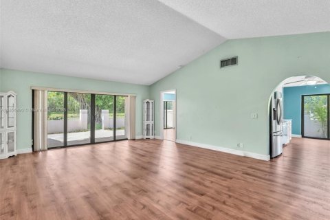 House in Boca Raton, Florida 3 bedrooms, 146.32 sq.m. № 1962734 - photo 5