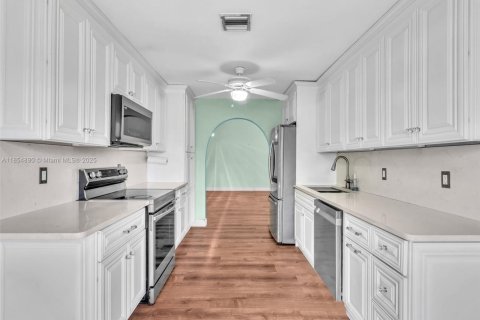 House in Boca Raton, Florida 3 bedrooms, 146.32 sq.m. № 1962734 - photo 12