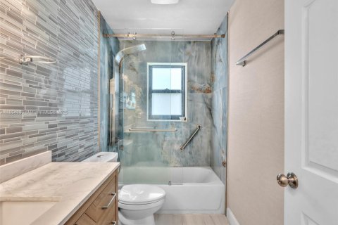 House in Boca Raton, Florida 3 bedrooms, 146.32 sq.m. № 1962734 - photo 28