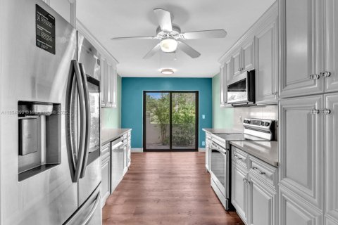 House in Boca Raton, Florida 3 bedrooms, 146.32 sq.m. № 1962734 - photo 8