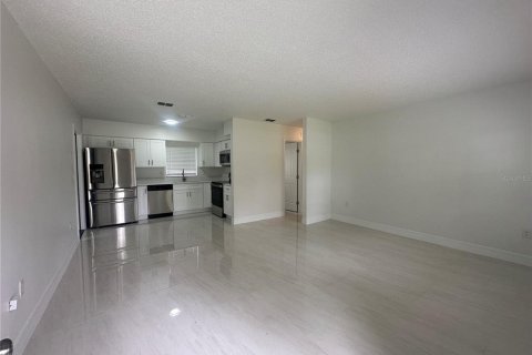 Villa ou maison à louer à Christmas, Floride: 2 chambres, 75.81 m2 № 2398815 - photo 4