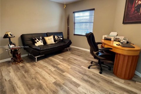 Condominio en venta en Pembroke Pines, Florida, 2 dormitorios, 129.97 m2 № 1830263 - foto 4