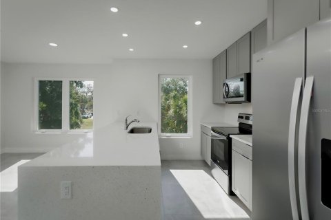 Touwnhouse à louer à Tarpon Springs, Floride: 4 chambres, 163.32 m2 № 2415021 - photo 23