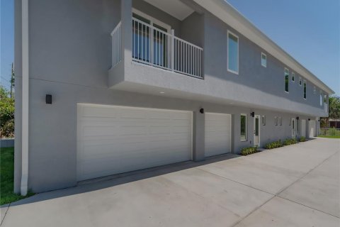 Touwnhouse à louer à Tarpon Springs, Floride: 4 chambres, 163.32 m2 № 2415021 - photo 2