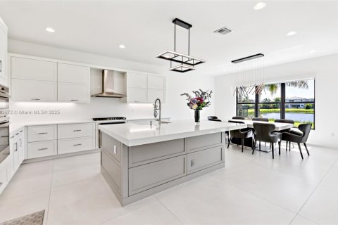 Casa en venta en Boca Raton, Florida, 5 dormitorios, 342.53 m2 № 1968911 - foto 7