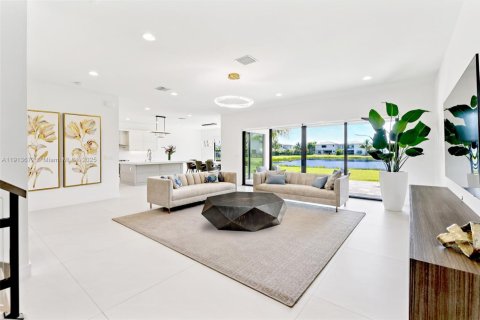 Casa en venta en Boca Raton, Florida, 5 dormitorios, 342.53 m2 № 1968911 - foto 3