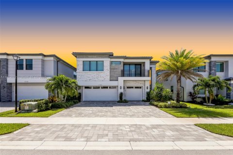 Casa en venta en Boca Raton, Florida, 5 dormitorios, 342.53 m2 № 1968911 - foto 2