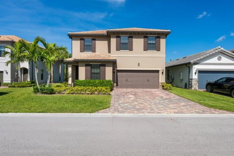 House in Lake Worth, Florida 5 bedrooms, 240.15 sq.m. № 2176618