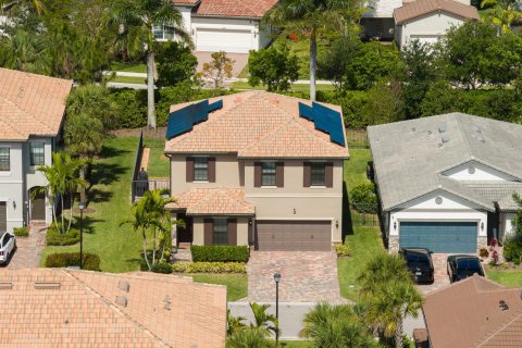 House in Lake Worth, Florida 5 bedrooms, 240.15 sq.m. № 2176618 - photo 5
