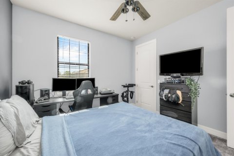 House in Lake Worth, Florida 5 bedrooms, 240.15 sq.m. № 2176618 - photo 24