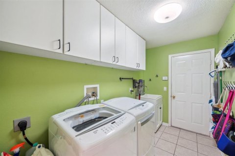 House in Tampa, Florida 4 bedrooms, 233.56 sq.m. № 1686670 - photo 20
