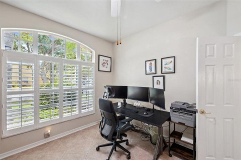 House in Tampa, Florida 4 bedrooms, 233.56 sq.m. № 1686670 - photo 13