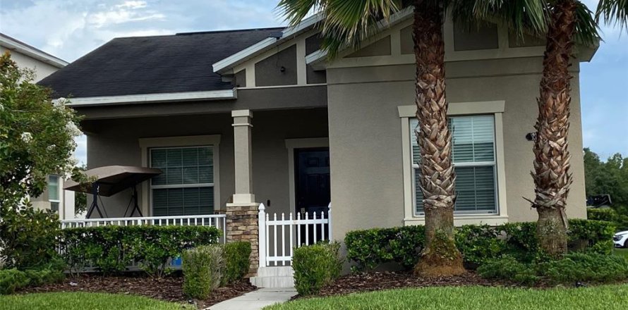 Villa ou maison à CONNERTON
à Land O' Lakes, Floride 3 chambres, 149.39 m2 № 1407505