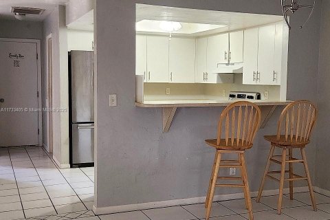 Propiedad comercial en venta en Cape Coral, Florida, 212.75 m2 № 1482610 - foto 22