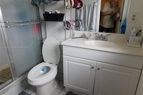 Propiedad comercial en venta en Cape Coral, Florida, 212.75 m2 № 1482610 - foto 15