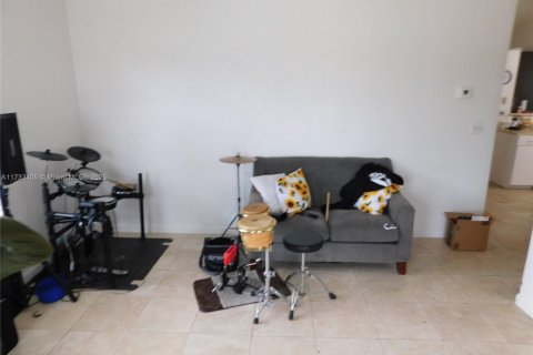 Propiedad comercial en venta en Cape Coral, Florida, 212.75 m2 № 1482610 - foto 6