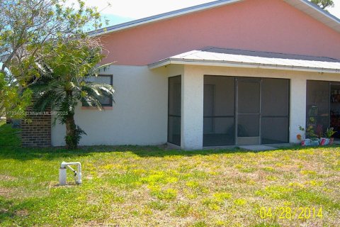 Propiedad comercial en venta en Cape Coral, Florida, 212.75 m2 № 1482610 - foto 27