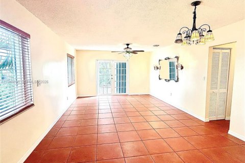 Immobilier commercial à louer à Miami, Floride: 2 chambres, 92.9 m2 № 2001265 - photo 6