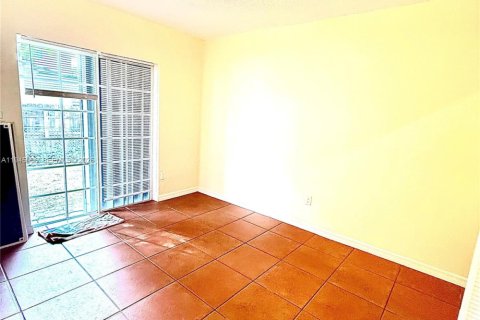 Immobilier commercial à louer à Miami, Floride: 2 chambres, 92.9 m2 № 2001265 - photo 9
