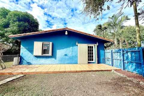 Immobilier commercial à Miami, Floride 2 chambres, 92.9 m2 № 2001265