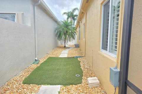Villa ou maison à vendre à Delray Beach, Floride: 3 chambres, 207.26 m2 № 2414633 - photo 28