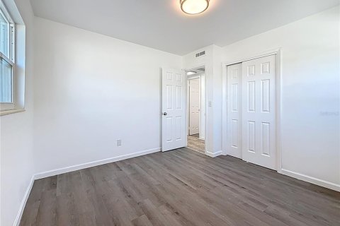 House in Tampa, Florida 3 bedrooms, 163.04 sq.m. № 1798320 - photo 30