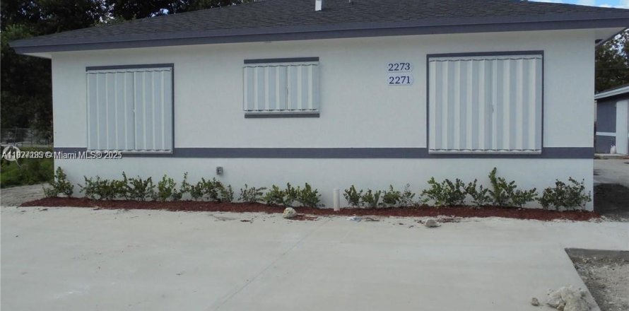 Immobilier commercial à Miami, Floride 225.2 m2 № 1977218