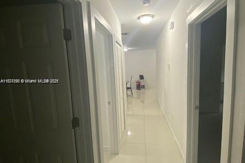 Immobilier commercial à vendre à Miami, Floride: 225.2 m2 № 1977218 - photo 8