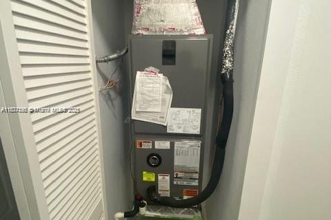 Immobilier commercial à vendre à Miami, Floride: 225.2 m2 № 1977218 - photo 11