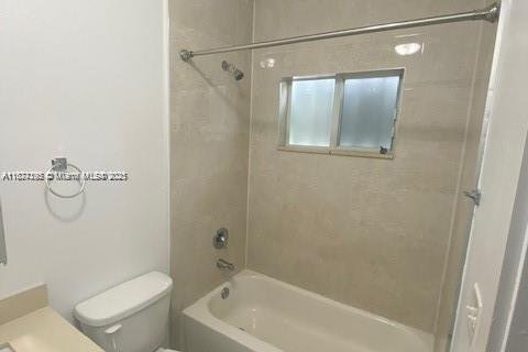 Immobilier commercial à vendre à Miami, Floride: 225.2 m2 № 1977218 - photo 17