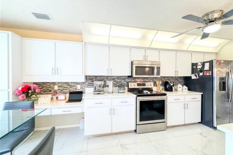 House in Hudson, Florida 3 bedrooms, 180.42 sq.m. № 1815773 - photo 8