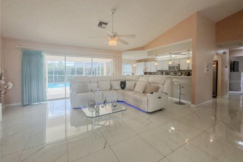 House in Hudson, Florida 3 bedrooms, 180.42 sq.m. № 1815773 - photo 6