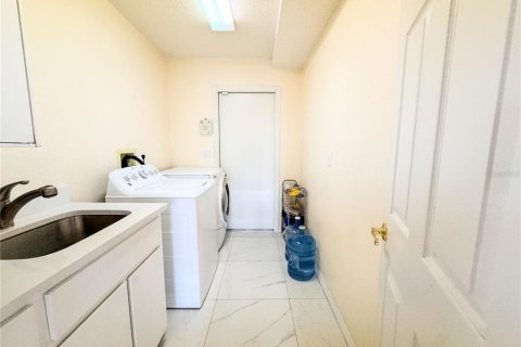 House in Hudson, Florida 3 bedrooms, 180.42 sq.m. № 1815773 - photo 14