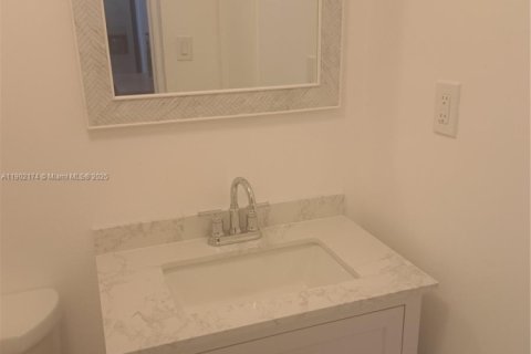 House in Homestead, Florida 1 bedroom, 46.45 sq.m. № 2015881 - photo 4