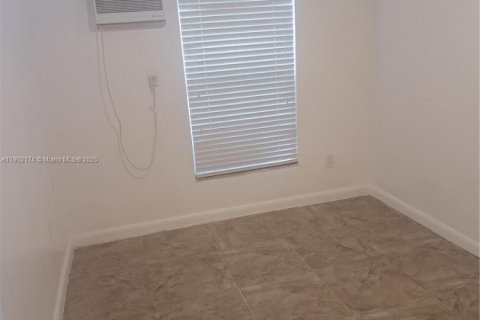 House in Homestead, Florida 1 bedroom, 46.45 sq.m. № 2015881 - photo 6