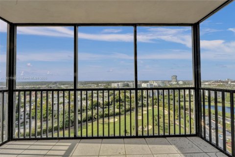Condominio en alquiler en Aventura, Florida, 2 dormitorios, 115.01 m2 № 1938478 - foto 17