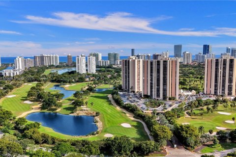 Condominio en alquiler en Aventura, Florida, 2 dormitorios, 115.01 m2 № 1938478 - foto 2