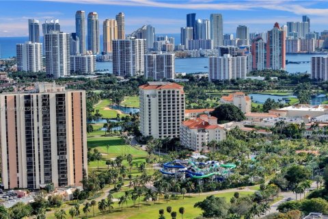 Condominio en alquiler en Aventura, Florida, 2 dormitorios, 115.01 m2 № 1938478 - foto 25