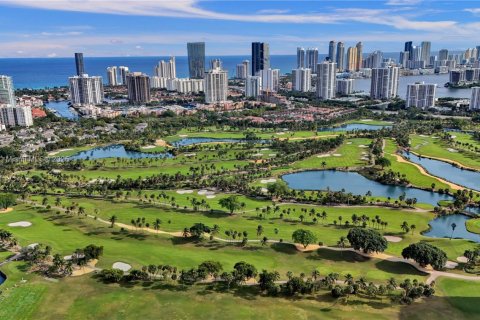 Condominio en alquiler en Aventura, Florida, 2 dormitorios, 115.01 m2 № 1938478 - foto 30