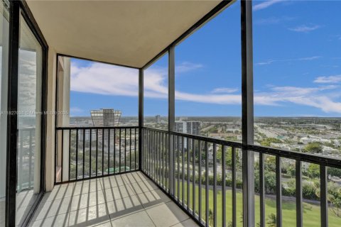 Condominio en alquiler en Aventura, Florida, 2 dormitorios, 115.01 m2 № 1938478 - foto 4