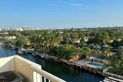 Купить кондоминиум в Норт-Майами, Флорида 2 спальни, 89.46м2, № 1984969 - фото 3