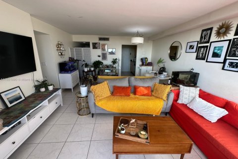 Купить кондоминиум в Норт-Майами, Флорида 2 спальни, 89.46м2, № 1984969 - фото 11