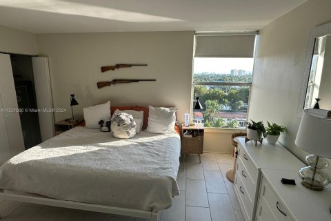 Купить кондоминиум в Норт-Майами, Флорида 2 спальни, 89.46м2, № 1984969 - фото 12