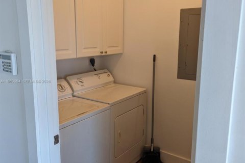 Снять в аренду кондоминиум в Майами, Флорида 2 спальни, 114.64м2, № 2030193 - фото 17