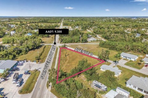 Commercial property in Fort Myers, Florida № 2088488