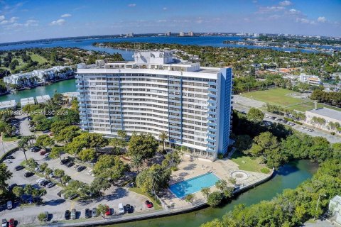 Copropriété à vendre à Miami Beach, Floride: 2 chambres, 94.76 m2 № 2090281 - photo 6