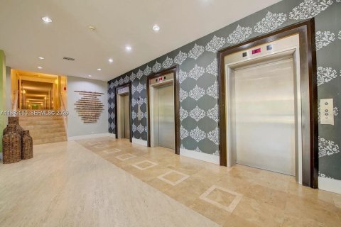 Copropriété à vendre à Miami Beach, Floride: 2 chambres, 94.76 m2 № 2090281 - photo 10