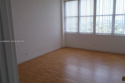 Copropriété à vendre à Miami Beach, Floride: 2 chambres, 94.76 m2 № 2090281 - photo 15