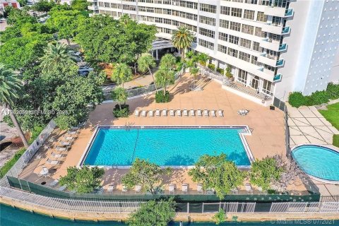 Copropriété à vendre à Miami Beach, Floride: 2 chambres, 94.76 m2 № 2090281 - photo 5