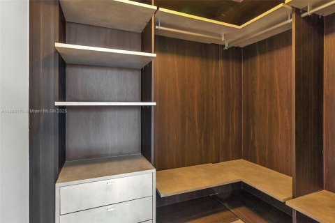 Снять в аренду кондоминиум в Майами, Флорида 3 спальни, 123.93м2, № 1955270 - фото 22